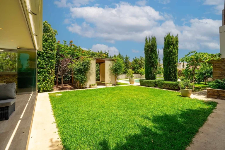 6+ Bedroom House for Sale in Aradippou, Larnaca District
