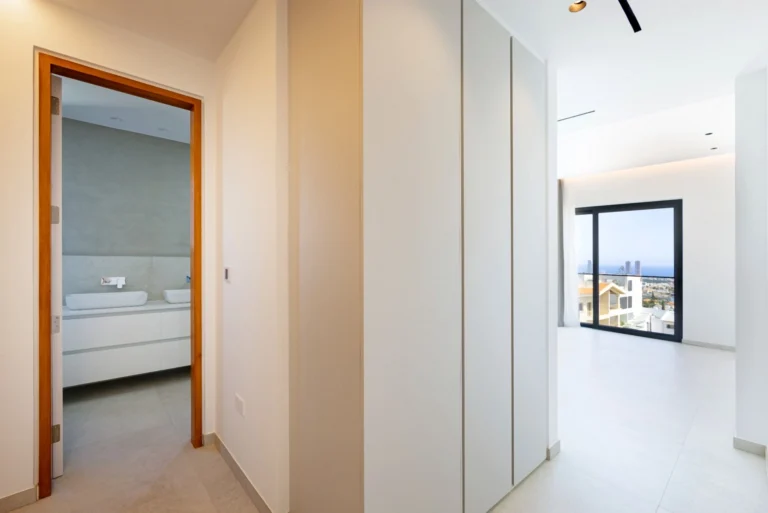 4 Bedroom House for Sale in Limassol – Mesa Geitonia