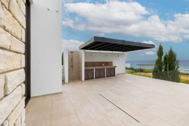 5 Bedroom House for Sale in Pegeia, Paphos District