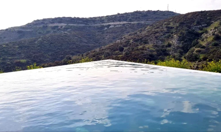 6+ Bedroom House for Sale in Agios Tychonas, Limassol District