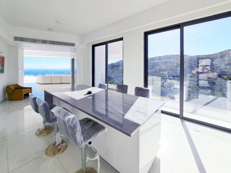 6+ Bedroom House for Sale in Agios Tychonas, Limassol District