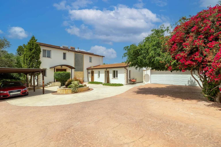 5 Bedroom House for Sale in Tala, Paphos District