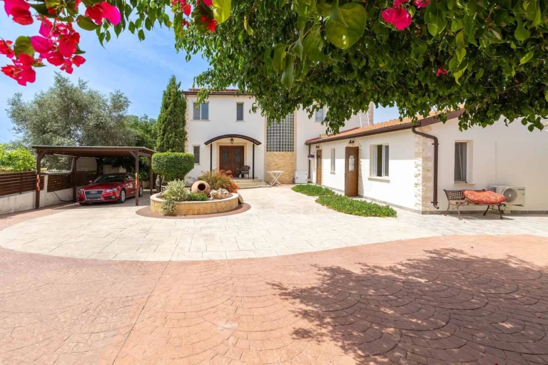 5 Bedroom House for Sale in Tala, Paphos District
