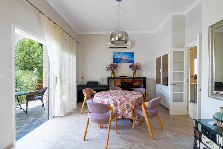 5 Bedroom House for Sale in Tala, Paphos District