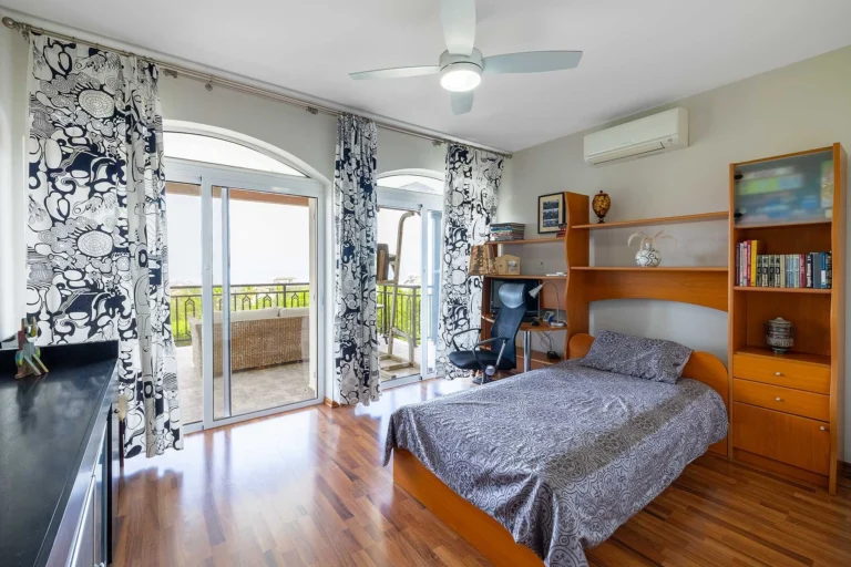 5 Bedroom House for Sale in Tala, Paphos District