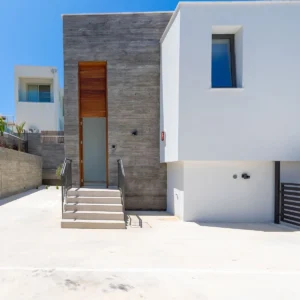 3 Bedroom House for Sale in Chlorakas, Paphos District