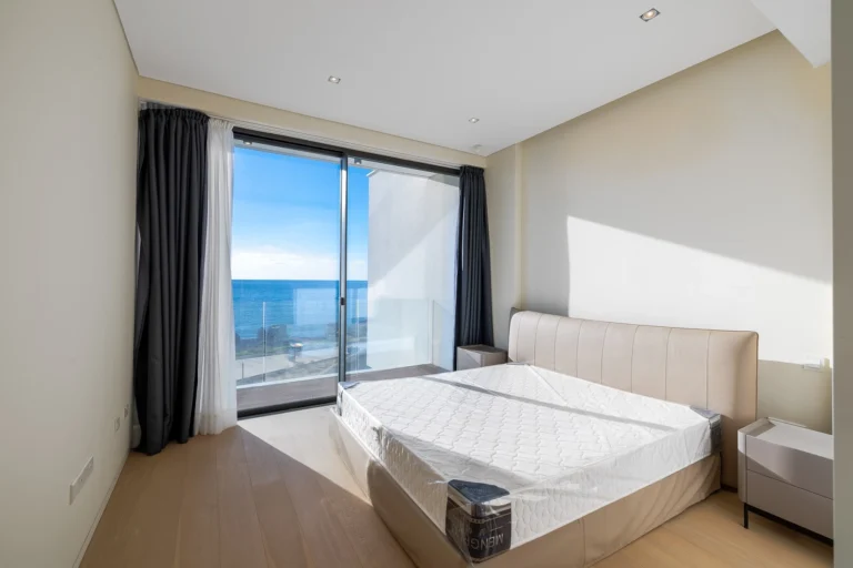 3 Bedroom House for Sale in Tombs Of the Kings, Paphos District