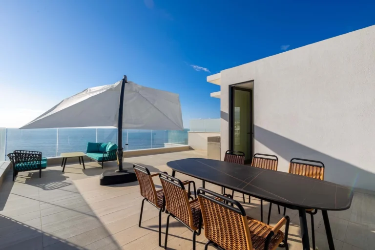 3 Bedroom House for Sale in Tombs Of the Kings, Paphos District