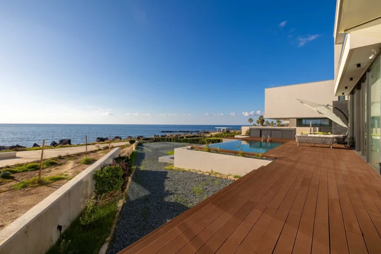 4 Bedroom House for Sale in Tombs Of the Kings, Paphos District