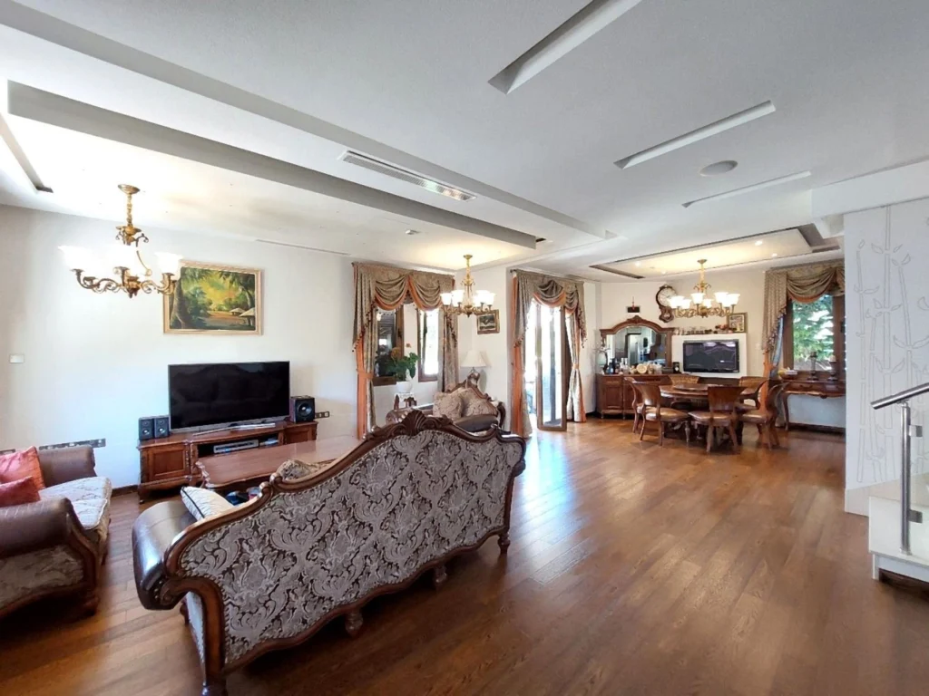 4 Bedroom House for Sale in Palodeia, Limassol District