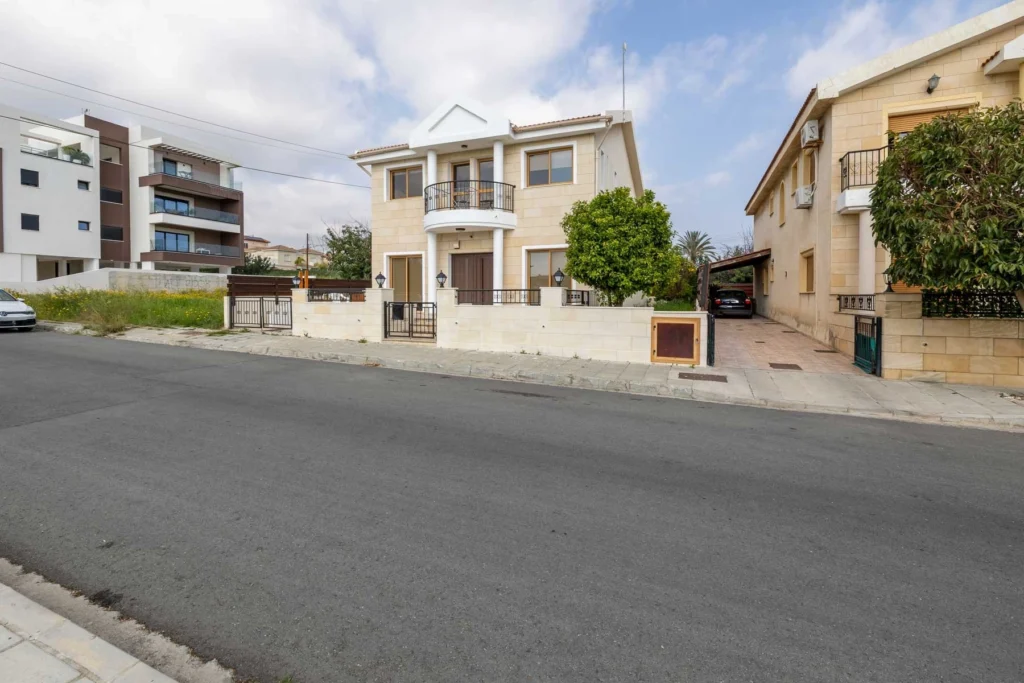 6+ Bedroom House for Sale in Limassol – Agia Fyla