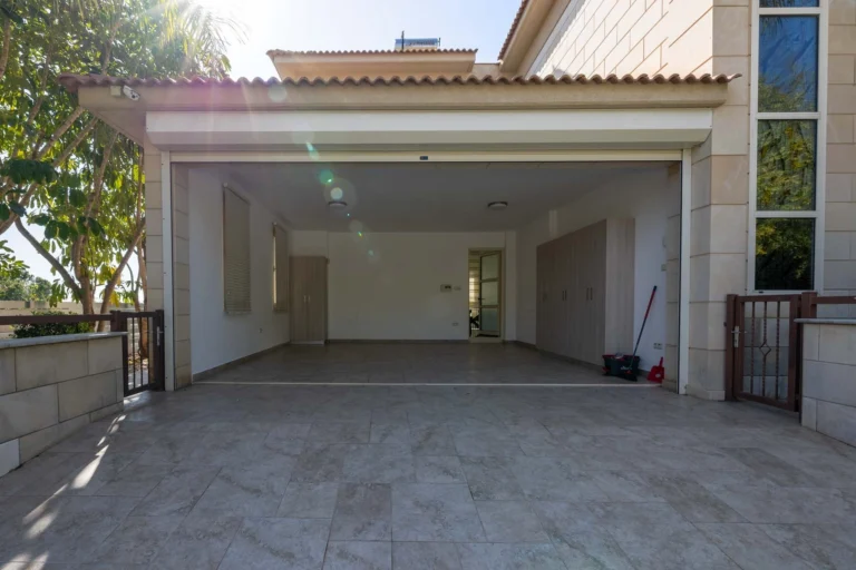 5 Bedroom House for Sale in Germasogeia, Limassol District