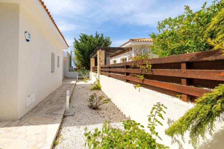 4 Bedroom House for Sale in Kissonerga, Paphos District