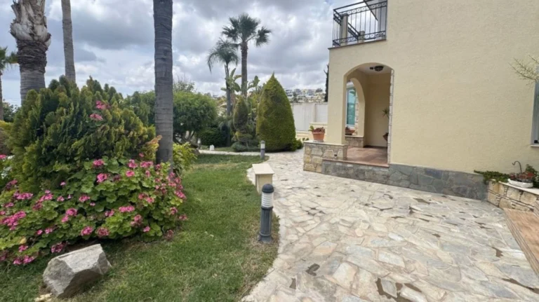 4 Bedroom House for Sale in Limassol – Agios Athanasios