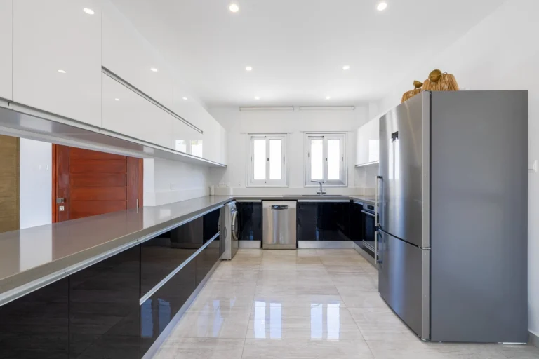 5 Bedroom House for Sale in Kissonerga, Paphos District