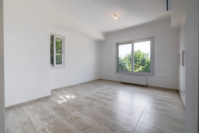 5 Bedroom House for Sale in Kissonerga, Paphos District