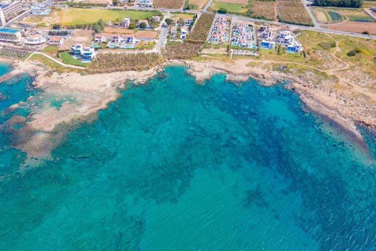 5 Bedroom House for Sale in Kissonerga, Paphos District