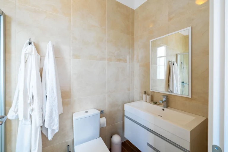 4 Bedroom Apartment for Sale in Agios Tychonas, Limassol District