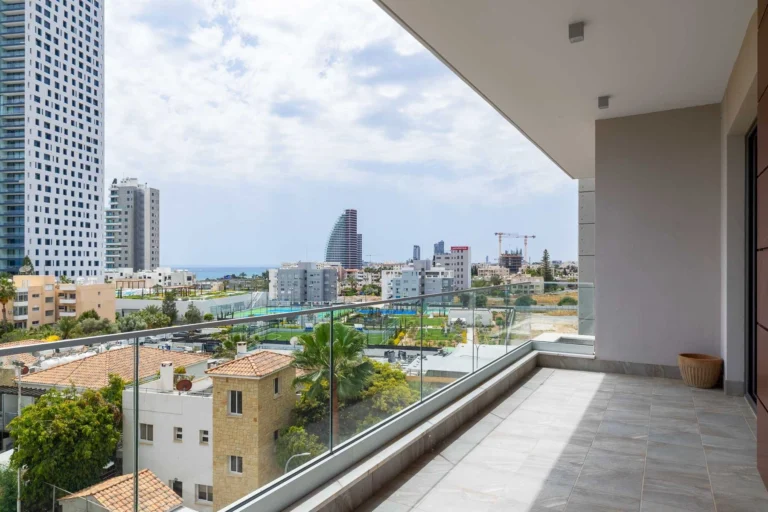 4 Bedroom Apartment for Sale in Agios Tychonas, Limassol District