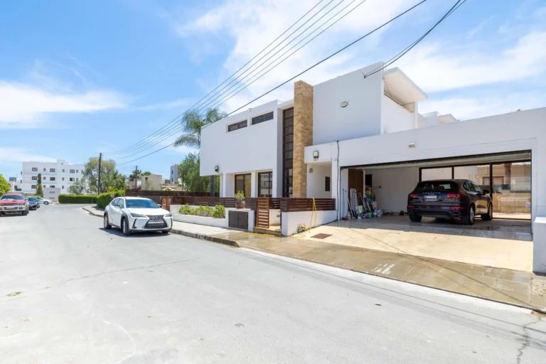 Cheap Houses and Villas for Sale Larnaca up to 900000 euro