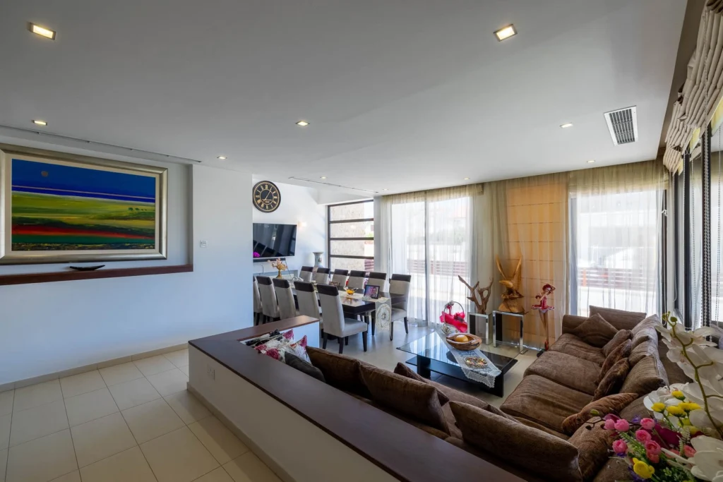 4 Bedroom House for Sale in Agios Nikolaos, Larnaca District