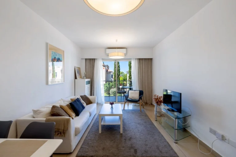 2 Bedroom Apartment for Sale in Paphos – Universal