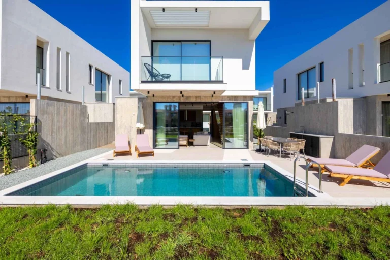 2 Bedroom House for Sale in Paphos – Agios Theodoros