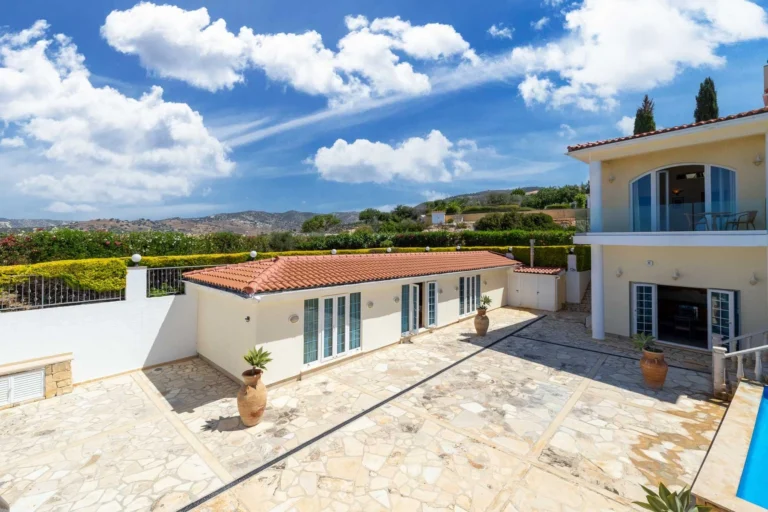 6+ Bedroom House for Sale in Akoursos, Paphos District