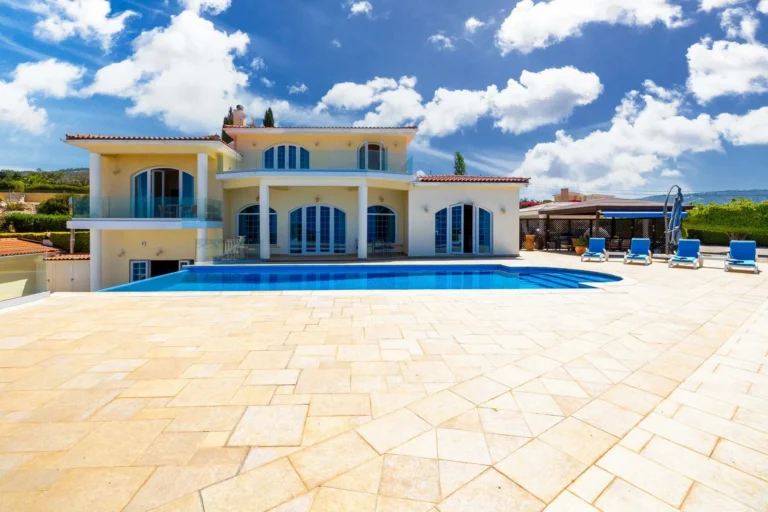 6+ Bedroom House for Sale in Akoursos, Paphos District