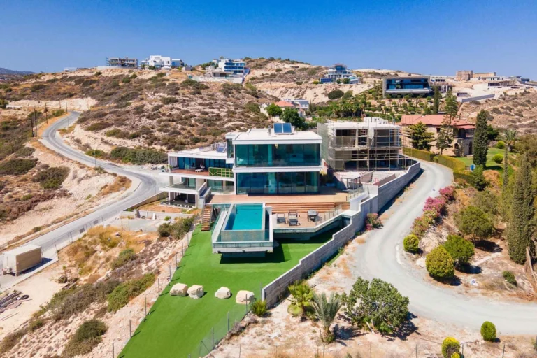 5 Bedroom House for Sale in Agios Tychonas, Limassol District