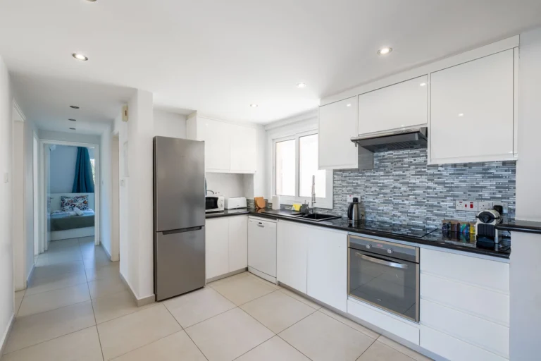 3 Bedroom Apartment for Sale in Paphos – Universal