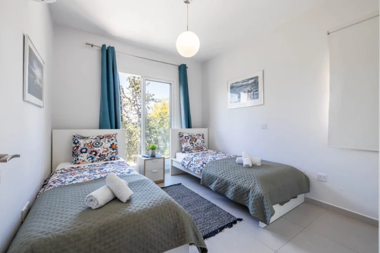 3 Bedroom Apartment for Sale in Paphos – Universal