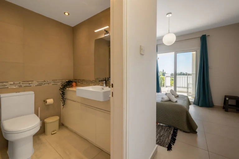 3 Bedroom Apartment for Sale in Paphos – Universal