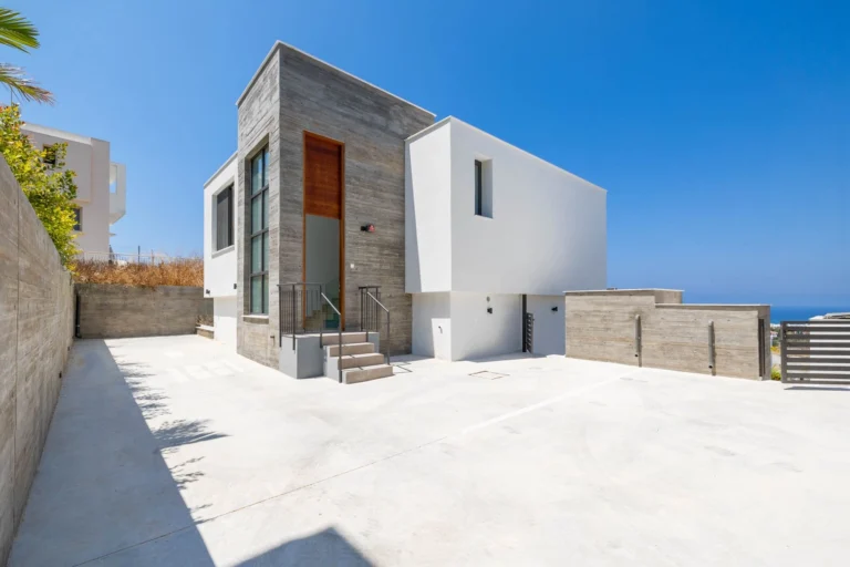 3 Bedroom House for Sale in Chlorakas, Paphos District