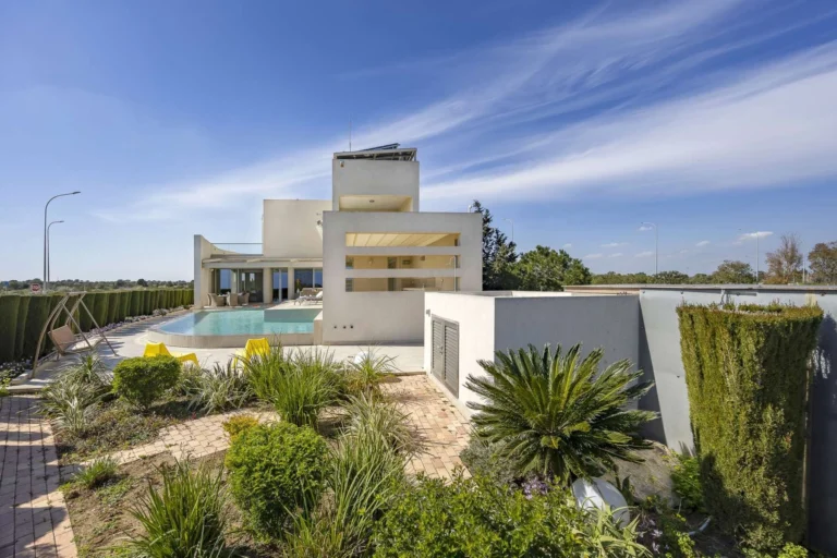 6+ Bedroom House for Sale in Liopetri, Famagusta District