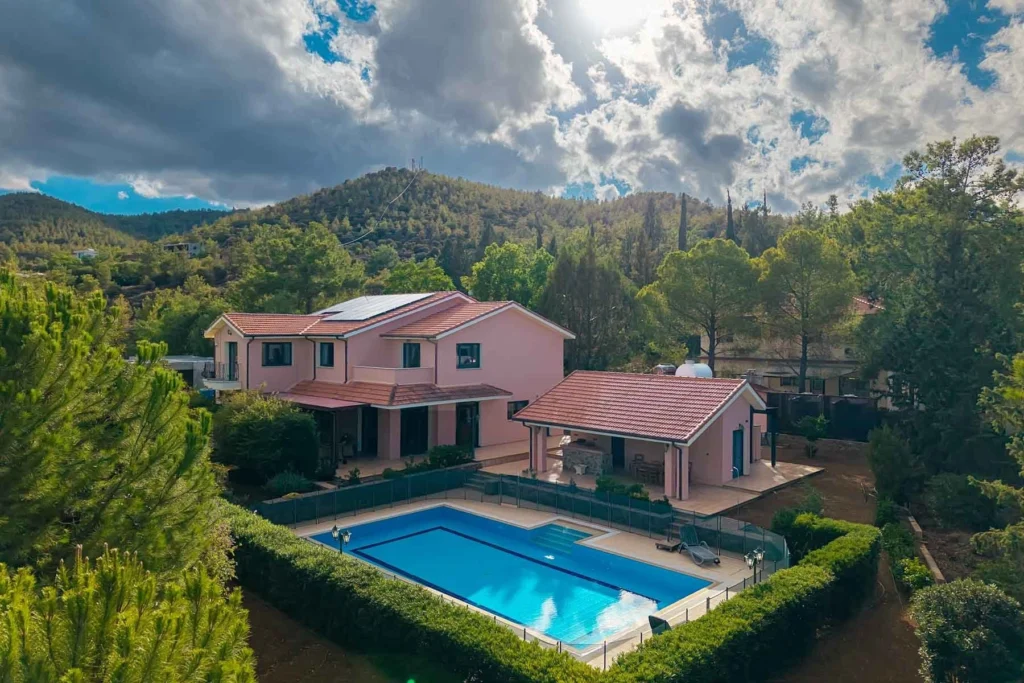 4 Bedroom House for Sale in Mosfiloti, Larnaca District