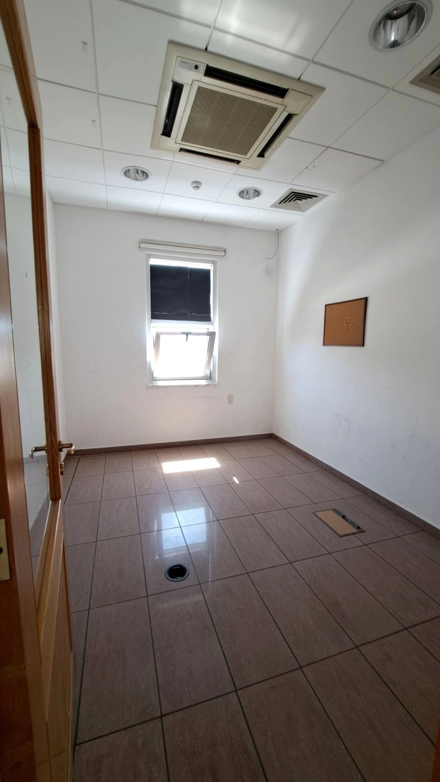 870m² Building for Rent in Agia Triada, Limassol District