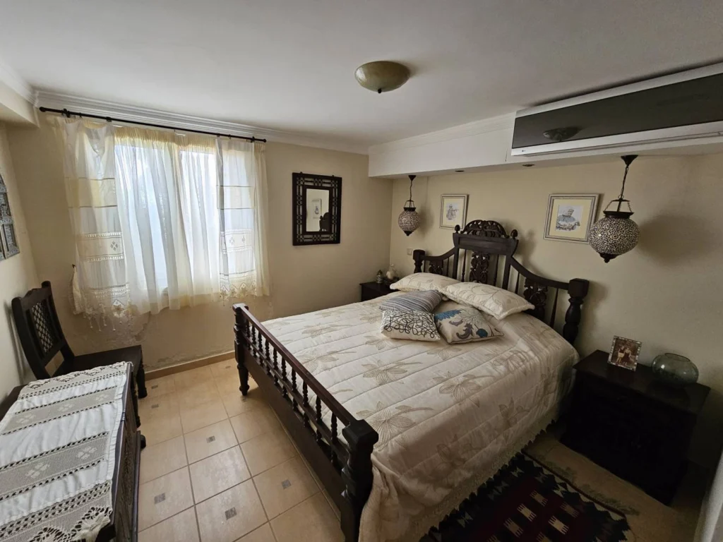 5 Bedroom House for Sale in Kissonerga, Paphos District