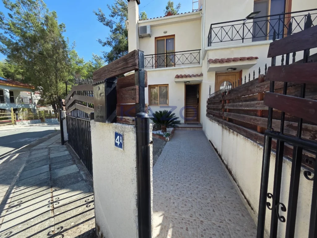 4 Bedroom House for Sale in Moniatis, Limassol District
