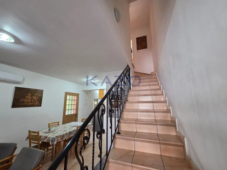 4 Bedroom House for Sale in Moniatis, Limassol District