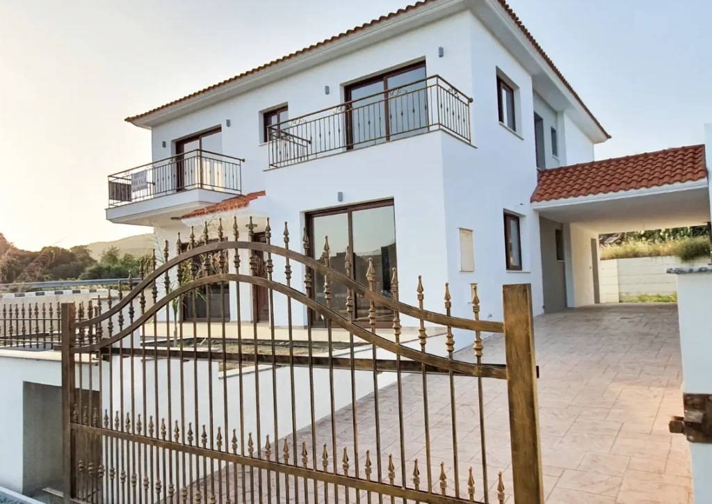 4 Bedroom House for Sale in Eptagoneia, Limassol District