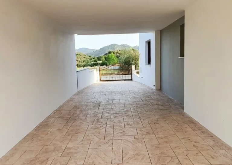 4 Bedroom House for Sale in Eptagoneia, Limassol District