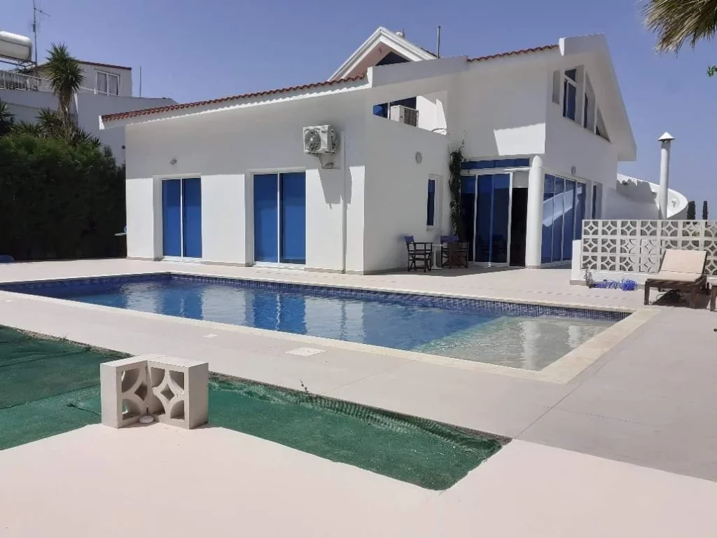 4 Bedroom House for Sale