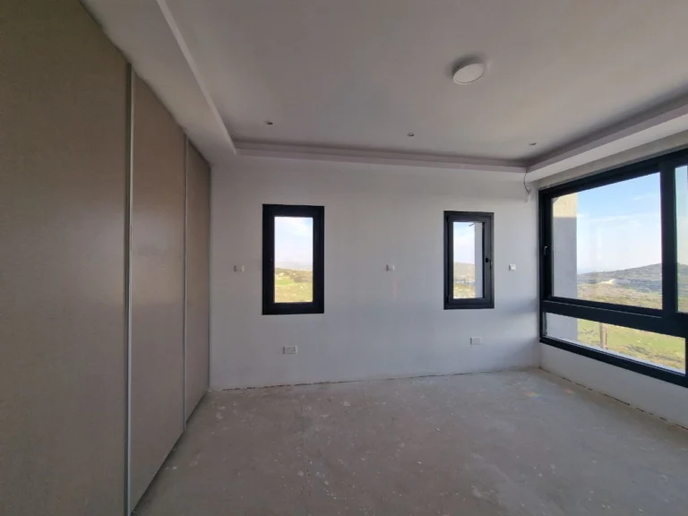 5 Bedroom House for Sale in Parekklisia, Limassol District