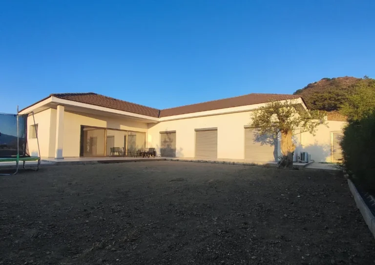 3 Bedroom House for Sale in Kellaki, Limassol District