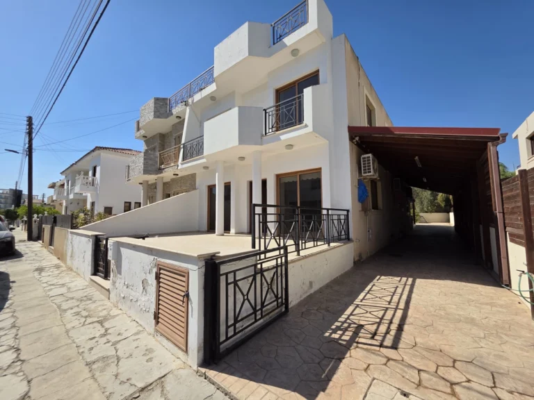 Cheap Houses and Villas for Sale Larnaca up to 600000 euro