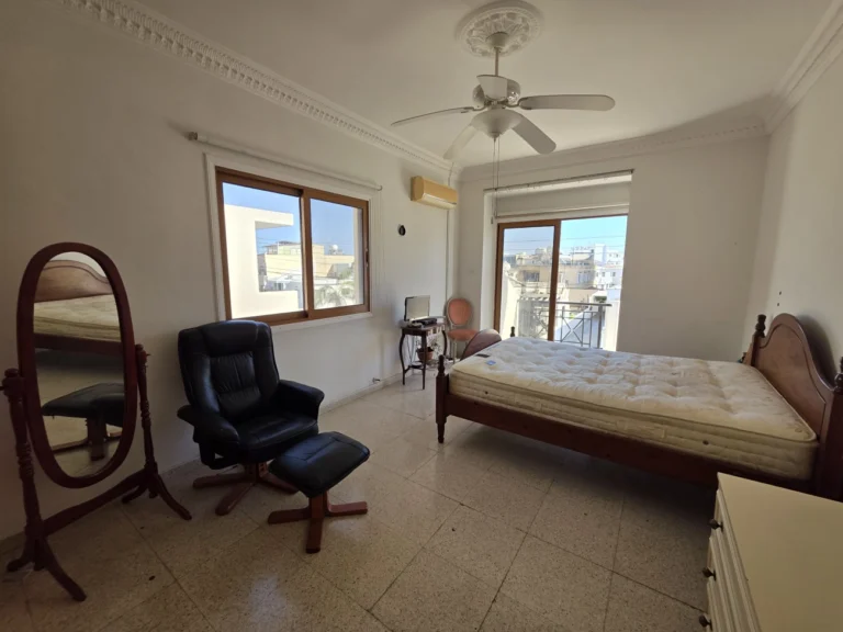 Cheap Houses and Villas for Sale Larnaca up to 600000 euro