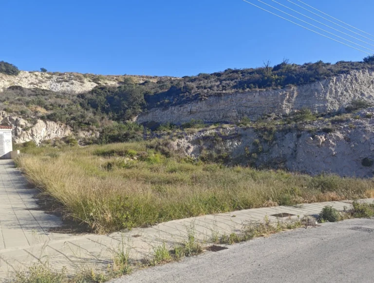 809m² Plot for Sale in Agios Tychonas, Limassol District