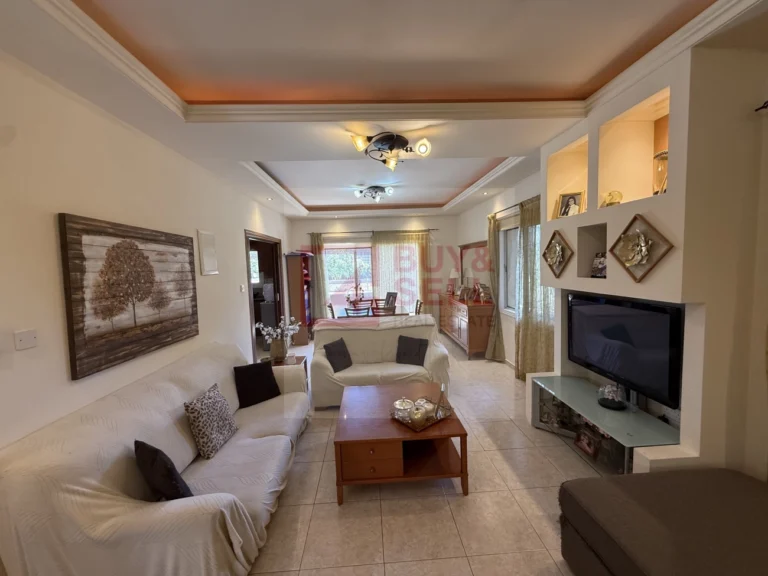 3 Bedroom House for Sale in Asomatos, Limassol District