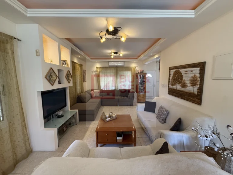 3 Bedroom House for Sale in Asomatos, Limassol District